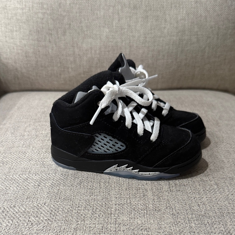 Jordan Kids Black and Silver Sneakers